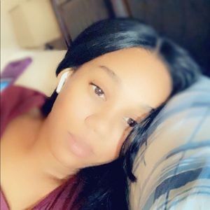 Meet your Posher, Denitra